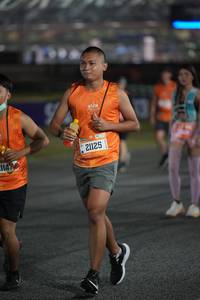 BIB: 1147, 21125, 1014
                            <button type="button" onclick="openModal(21063974)" class="btn btn-primary btn-sm float-right btn-popup" data-toggle="modal" data-target=".modal-high-quality">
                        <i class="fas fa-shopping-cart"></i> Add to Cart
                    </button>
                                            <button type="button" onclick="isThisMe(21063974, true)" class="btn btn-success btn-sm float-right btn-popup btn-isme hidden" data-toggle="tooltip" data-placement="bottom" title="นี่คือรูปของคุณใช่ไหม คลิกที่นี่เพื่อเอาเข้าอัลบั้ม">
                        <i class="fas fa-plus"></i> Add to album
                    </button>
                    <button type="button" onclick="isThisMe(21063974, false)" class="btn btn-warning btn-sm float-right btn-popup btn-isnotme hidden">
                        <i class="fas fa-ban"></i> Remove from album
                    </button>